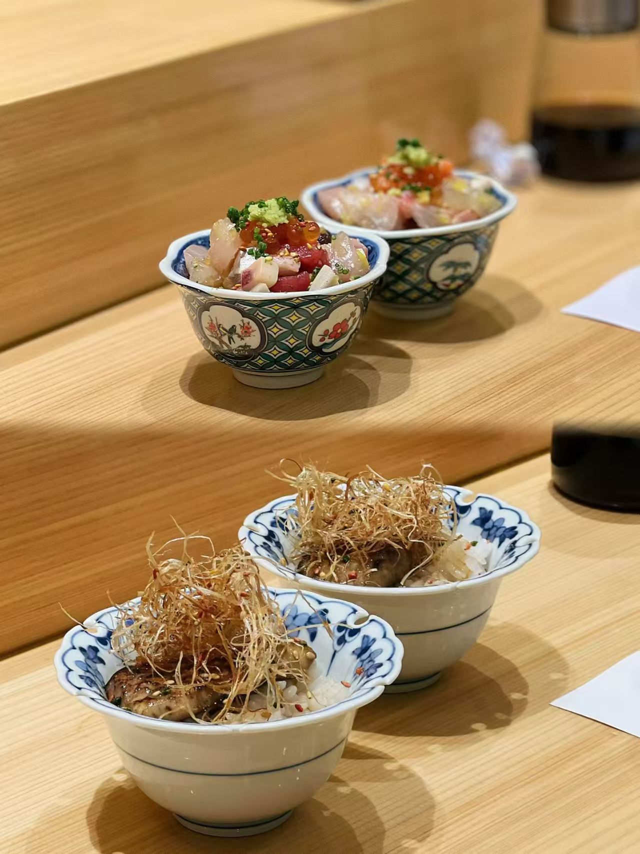 鮨隐寿司定番菜单与季节限定展示